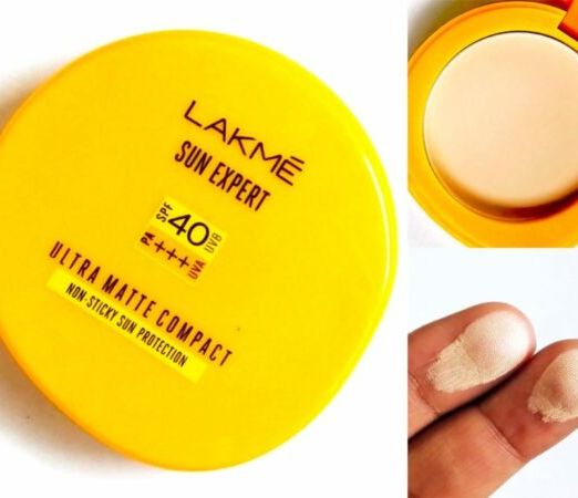 Lakme-Sun-Expert-Ultra-Matte-SPF-40-Pa-Compact-Review-Swatches-922x692